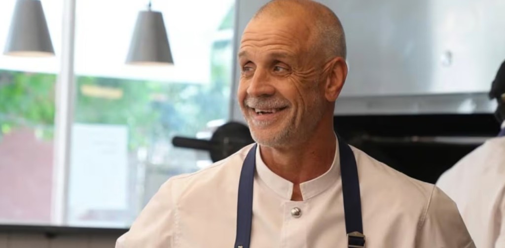 El famoso cocinero Christian Petersen volvió a las redes sociales para llevar tranquilidad sobre su estado de salud