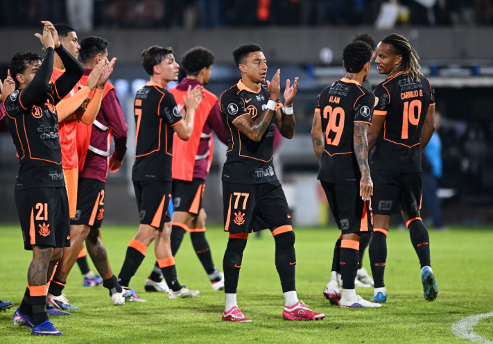 Corinthians venció a Platense en la fase de grupos de la Copa Libertadores